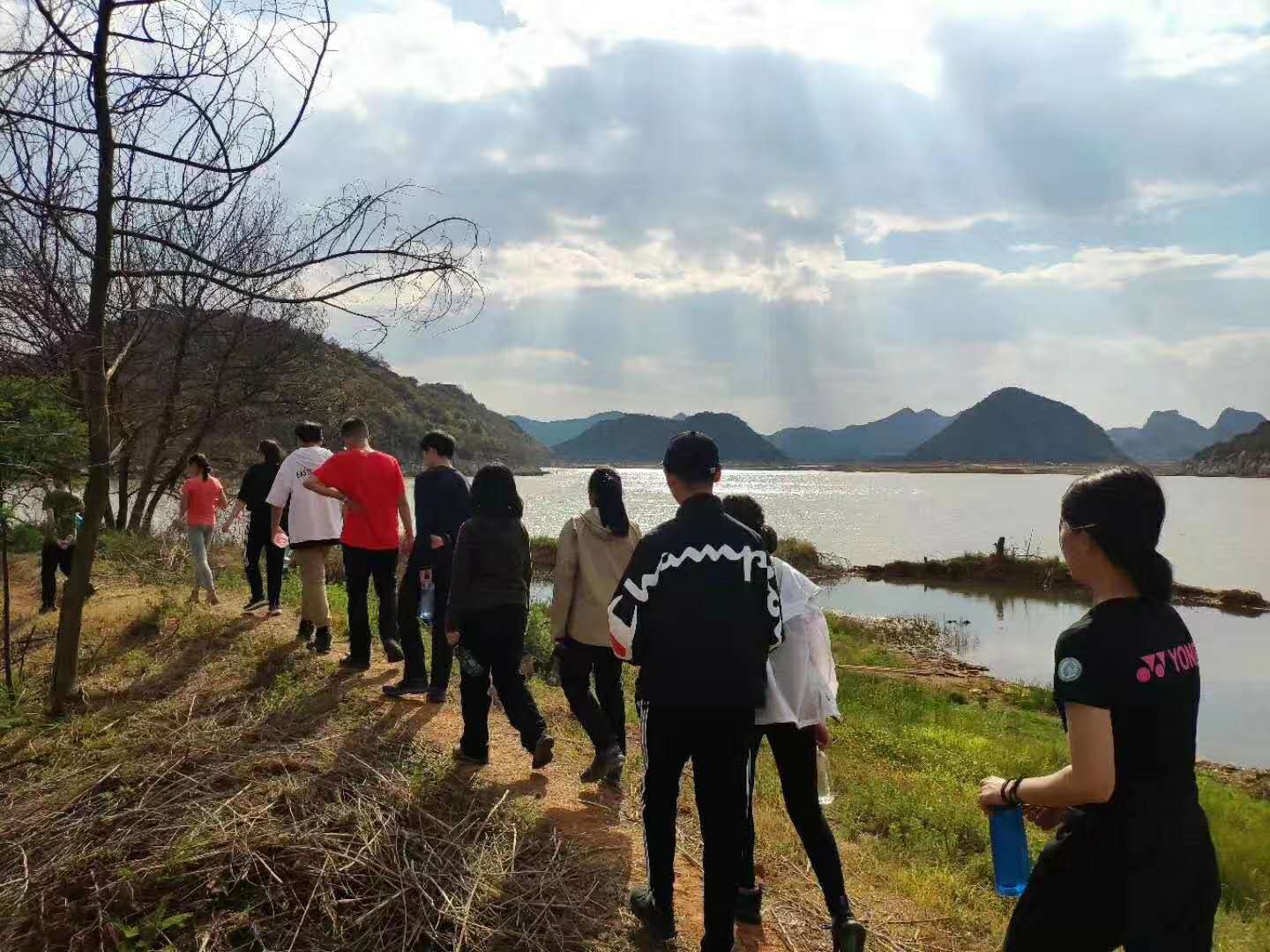Hiking in China with students